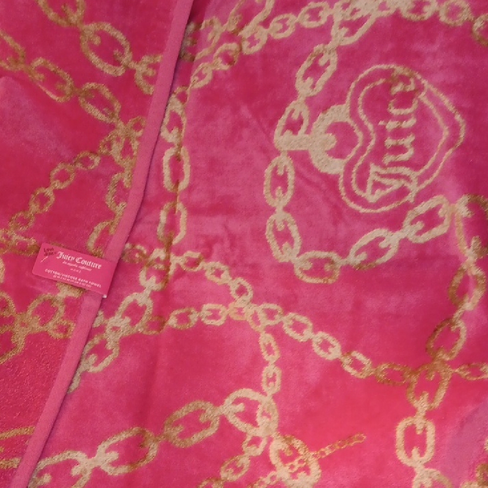 Juicy Couture Pink and Gold Bath Towel 54x28